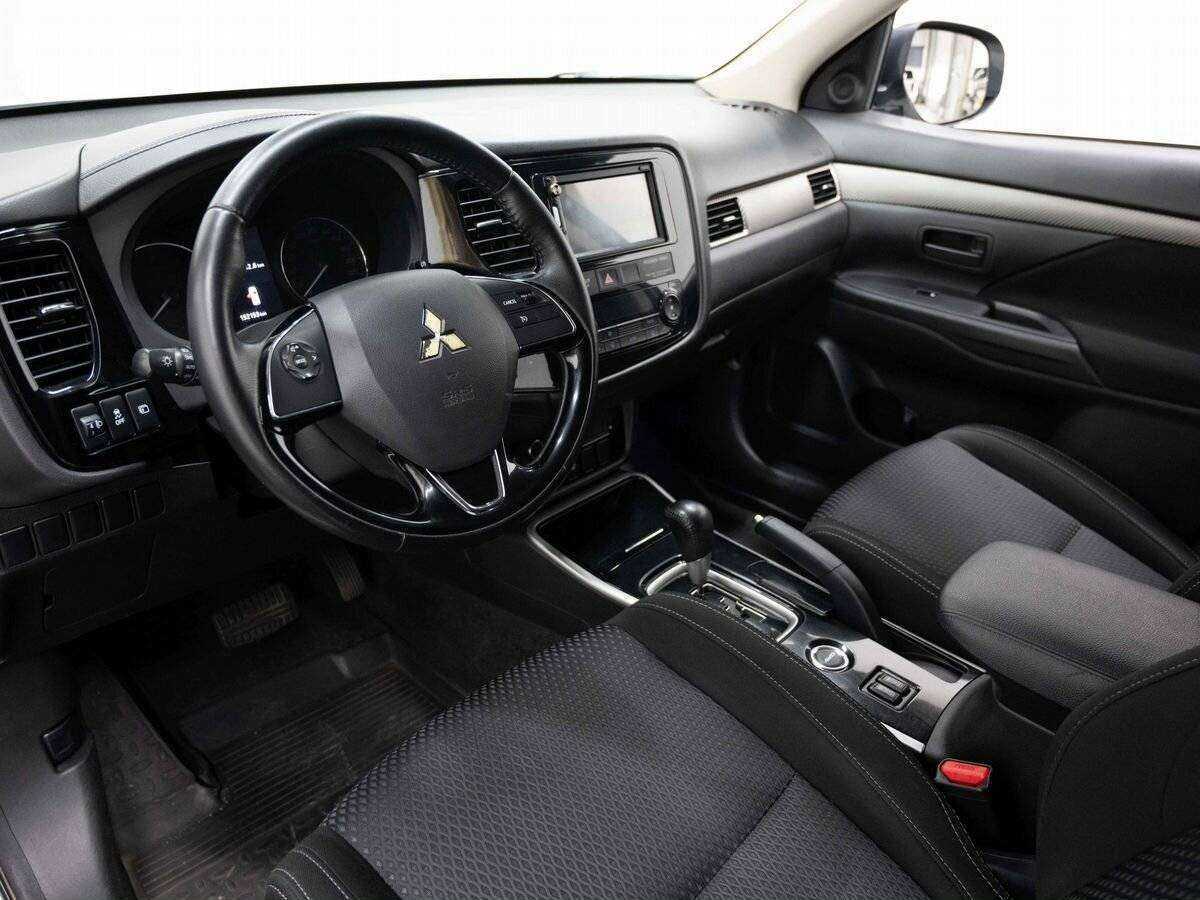 Купить Mitsubishi Outlander, 2017, 152 152 км, фото №7