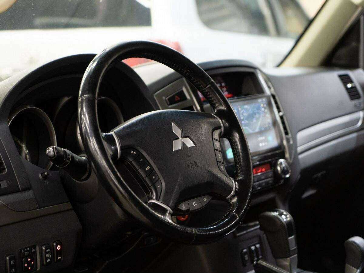 Купить Mitsubishi Pajero, 2014, 177 000 км, фото №4