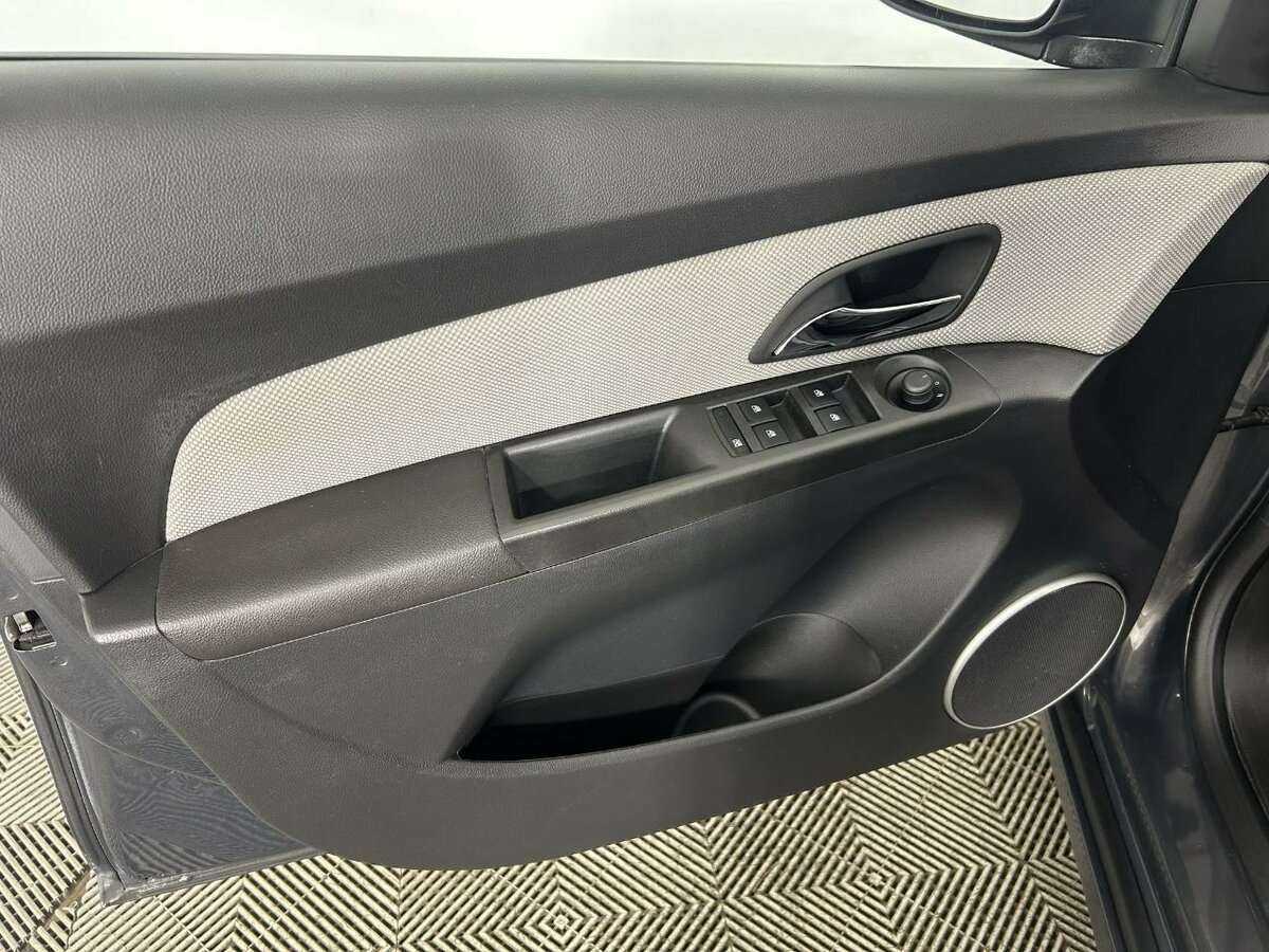 Купить Chevrolet Cruze, 2013, 118 892 км, фото №8