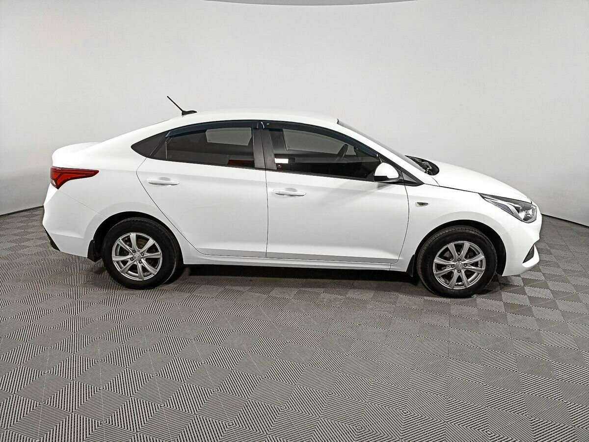 Купить Hyundai Solaris, 2017, 31 000 км, фото №4
