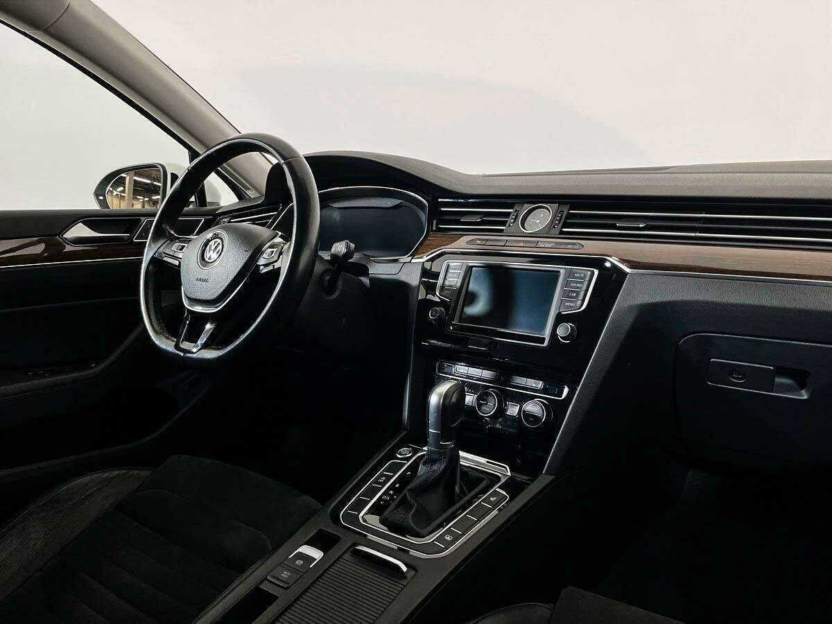Купить Volkswagen Passat, 2017, 106 250 км, фото №9