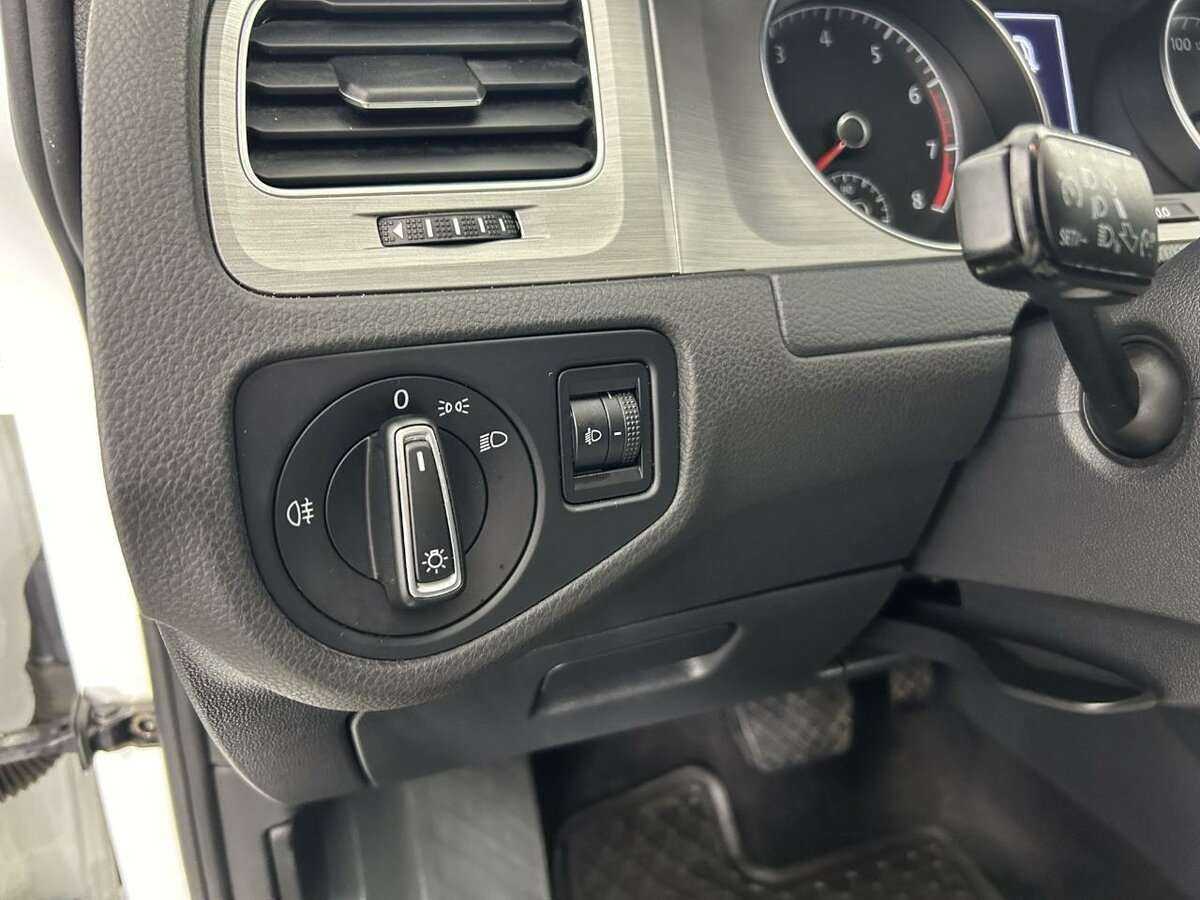 Купить Volkswagen Golf, 2015, 180 106 км, фото №9