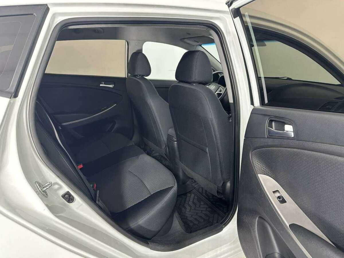 Купить Hyundai Solaris, 2016, 157 958 км, фото №16