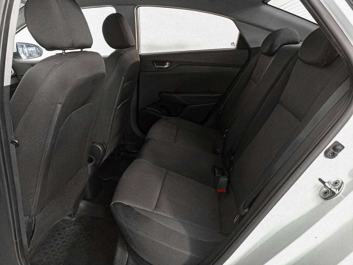 Купить Hyundai Solaris, 2018, 111 703 км, фото №10