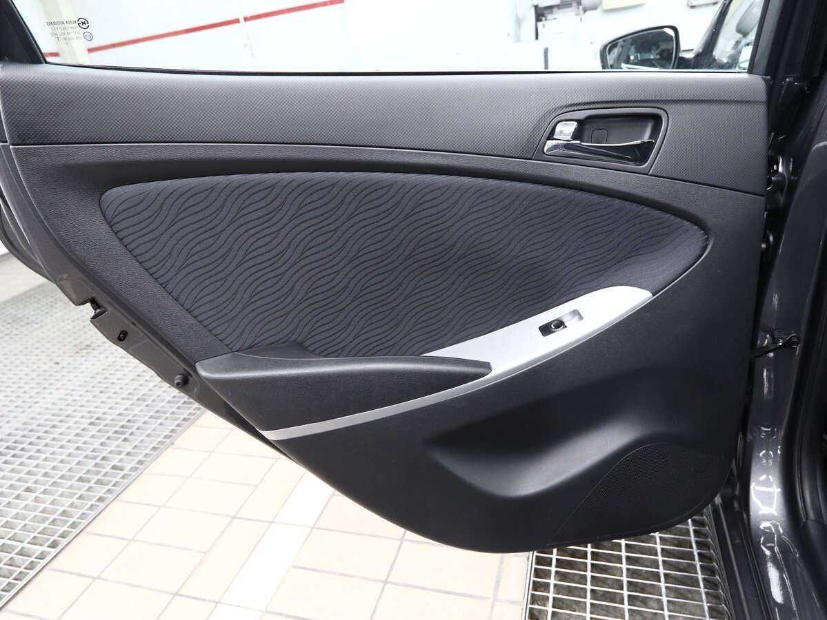 Купить Hyundai Solaris, 2014, 97 000 км, фото №9