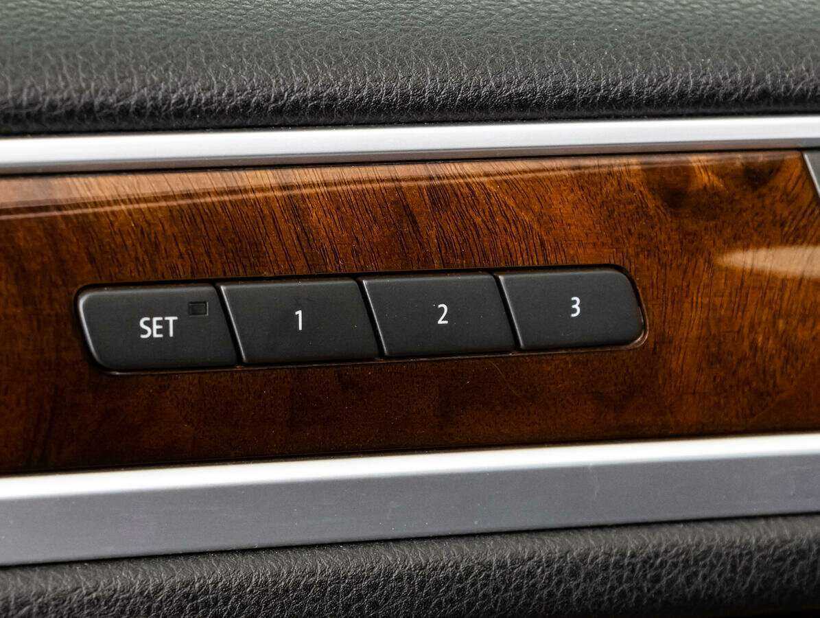 Купить Volkswagen Touareg, 2012, 229 375 км, фото №16