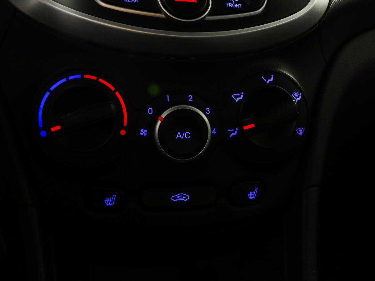 Купить Hyundai Solaris, 2013, 96 000 км, фото №14