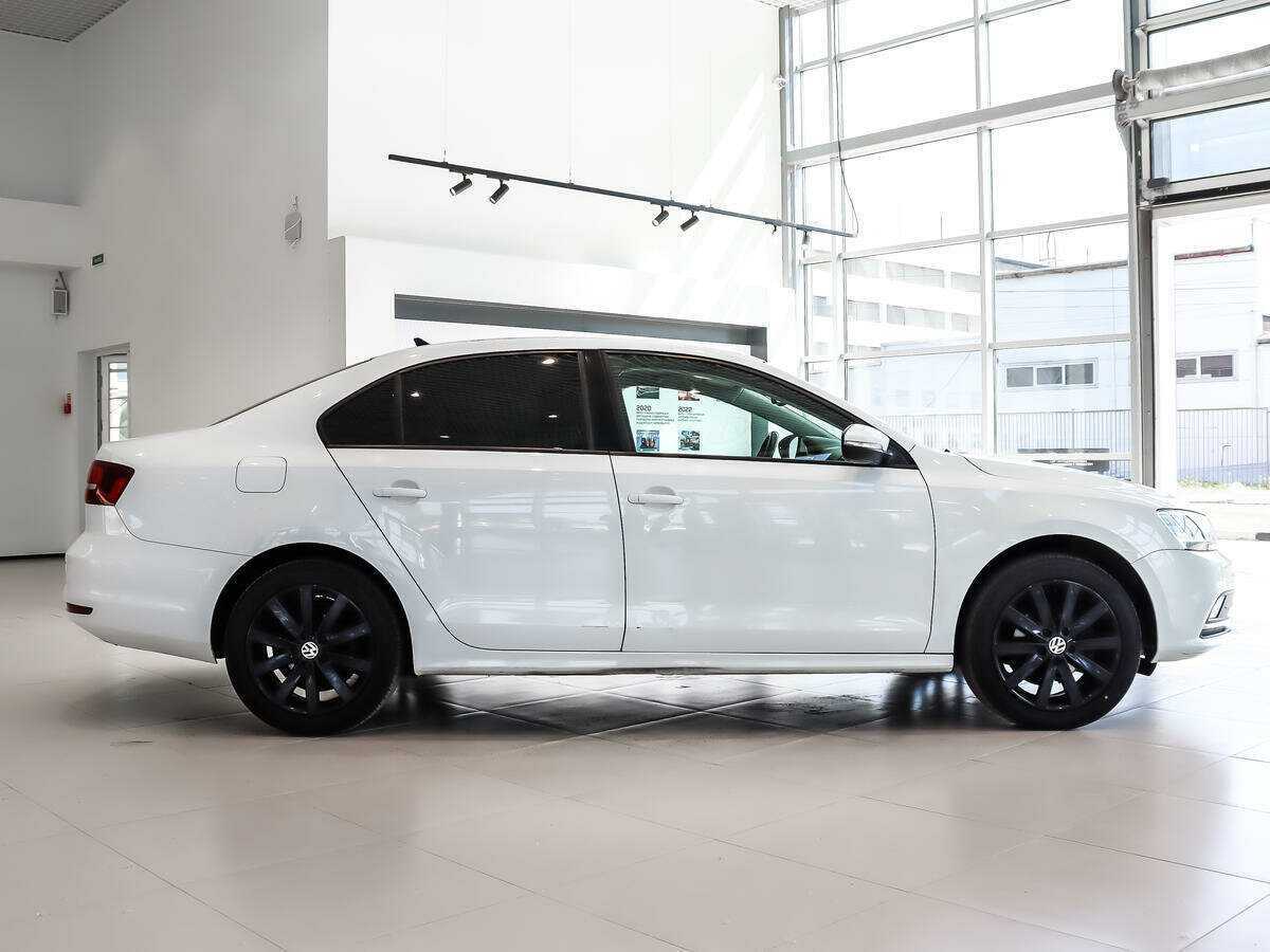 Купить Volkswagen Jetta, 2017, 87 032 км, фото №4