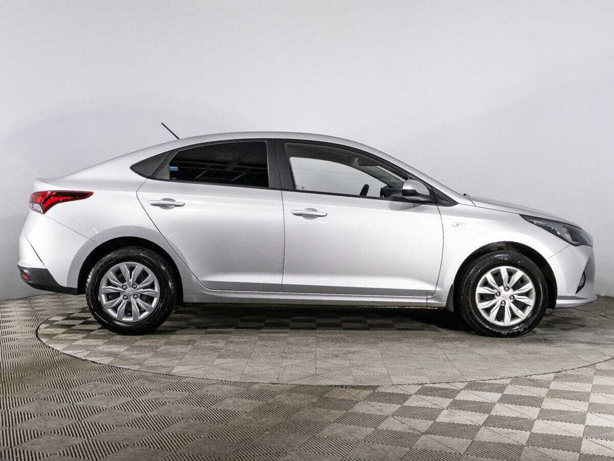Купить Hyundai Solaris, 2021, 93 638 км, фото №4