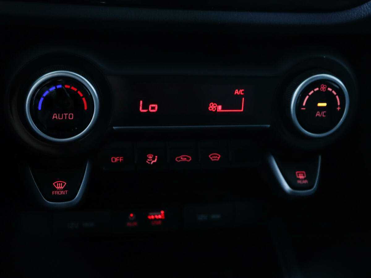 Купить Kia Rio, 2017, 156 071 км, фото №12