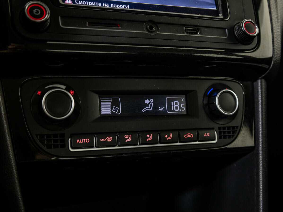 Купить Volkswagen Polo, 2017, 155 350 км, фото №15