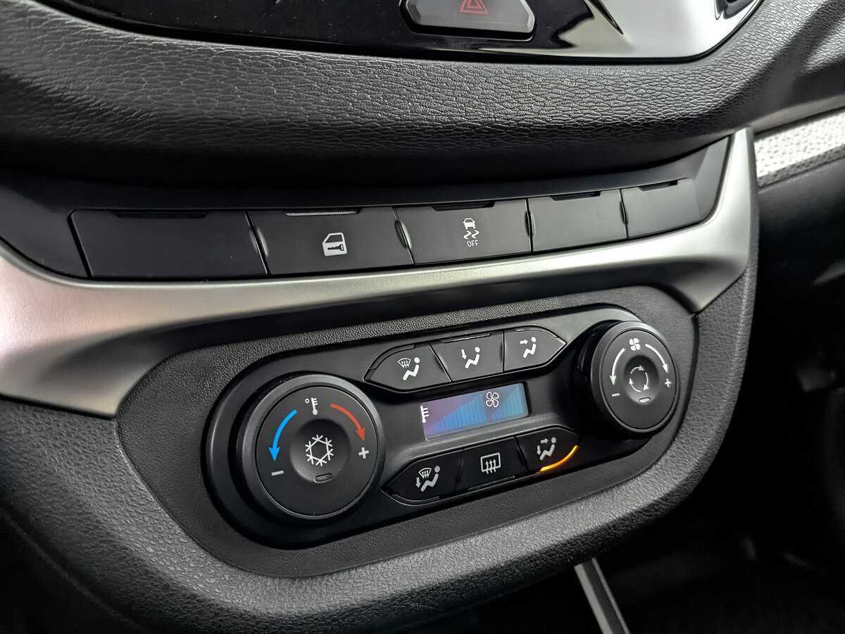 Купить Lada (ВАЗ) Vesta SW Cross, 2022, 30 335 км, фото №17