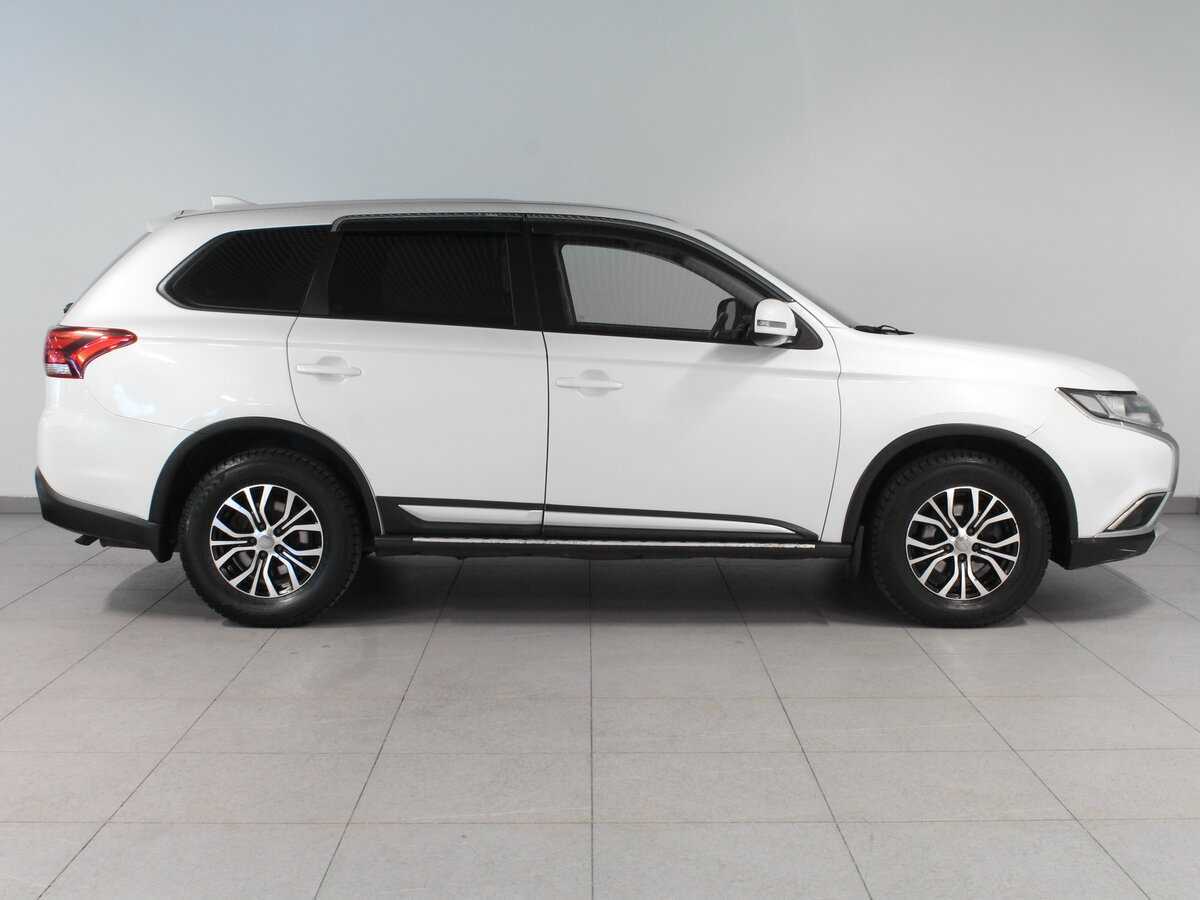 Купить Mitsubishi Outlander, 2017, 129 844 км, фото №4
