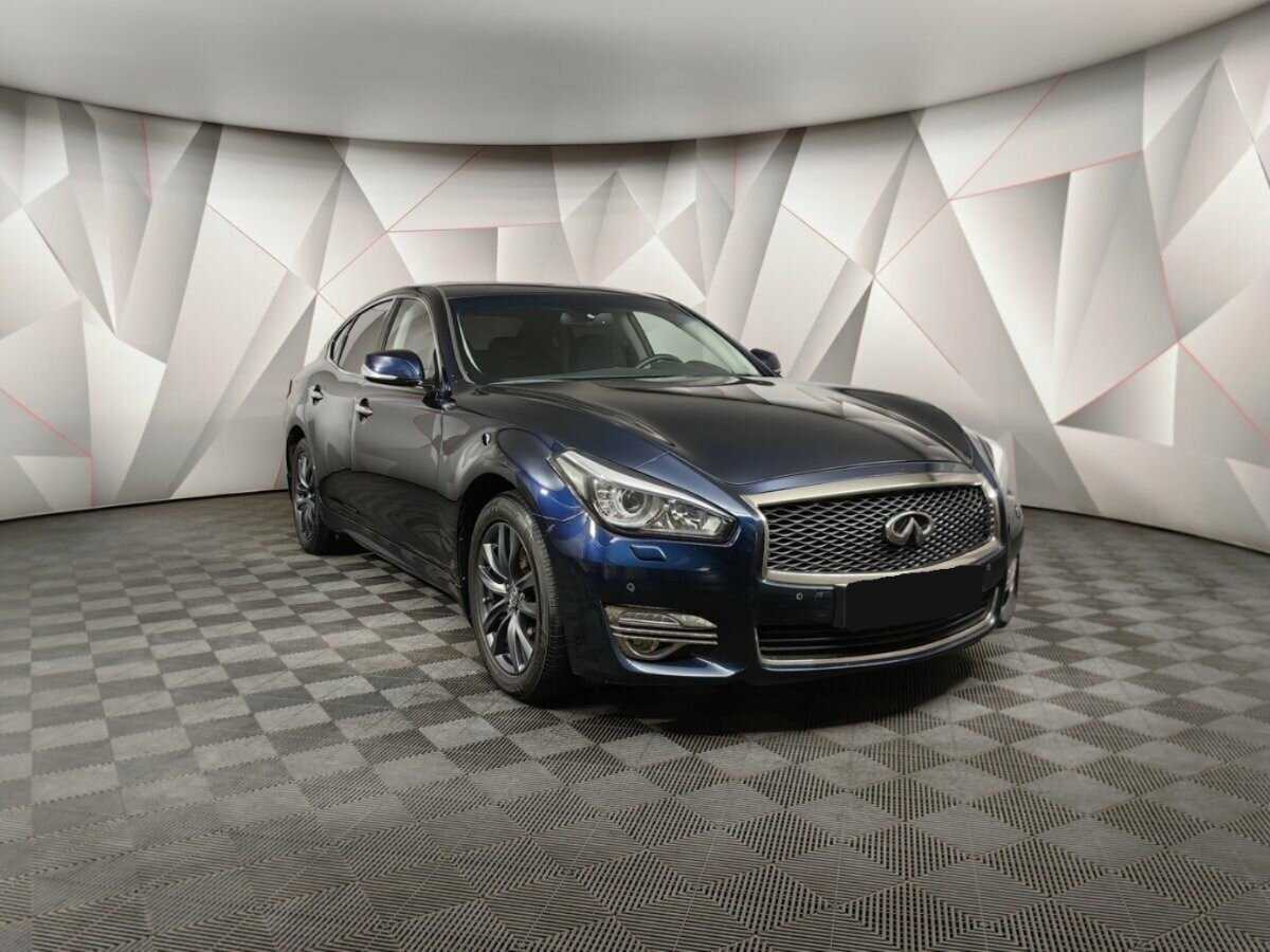 Infiniti Q70