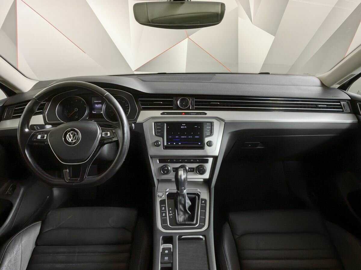 Купить Volkswagen Passat, 2017, 50 341 км, фото №10