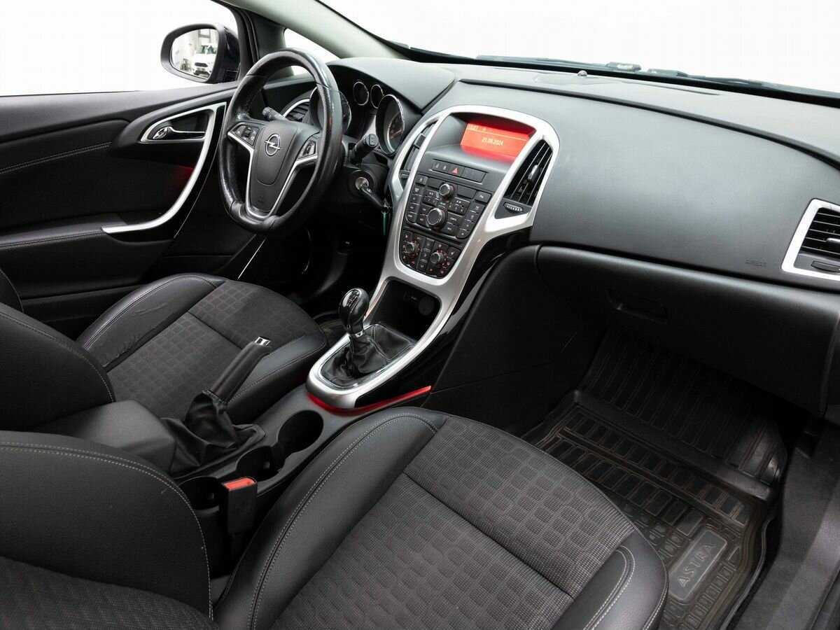 Купить Opel Astra GTC, 2013, 209 300 км, фото №11