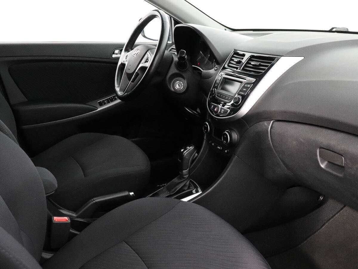 Купить Hyundai Solaris, 2015, 63 926 км, фото №9