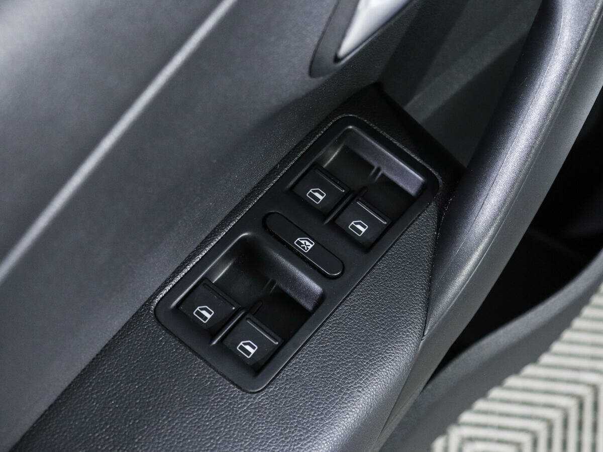 Купить Volkswagen Polo, 2018, 78 199 км, фото №17