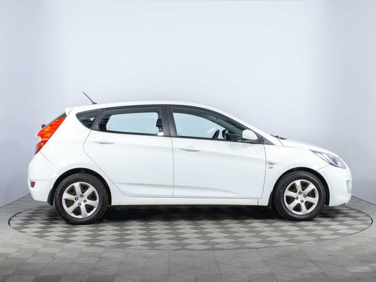 Купить Hyundai Solaris, 2014, 132 638 км, фото №4