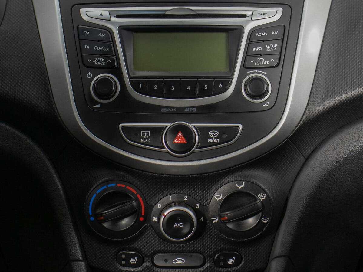 Купить Hyundai Solaris, 2014, 132 638 км, фото №14