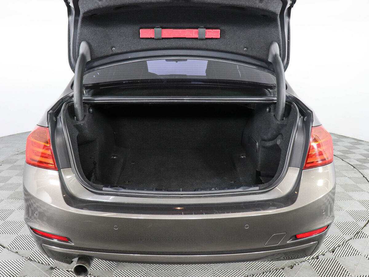 Купить BMW 3 серии 320i, 2013, 217 843 км, фото №9