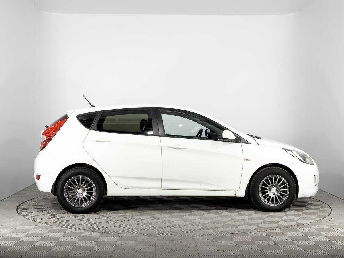 Купить Hyundai Solaris, 2012, 189 156 км, фото №4