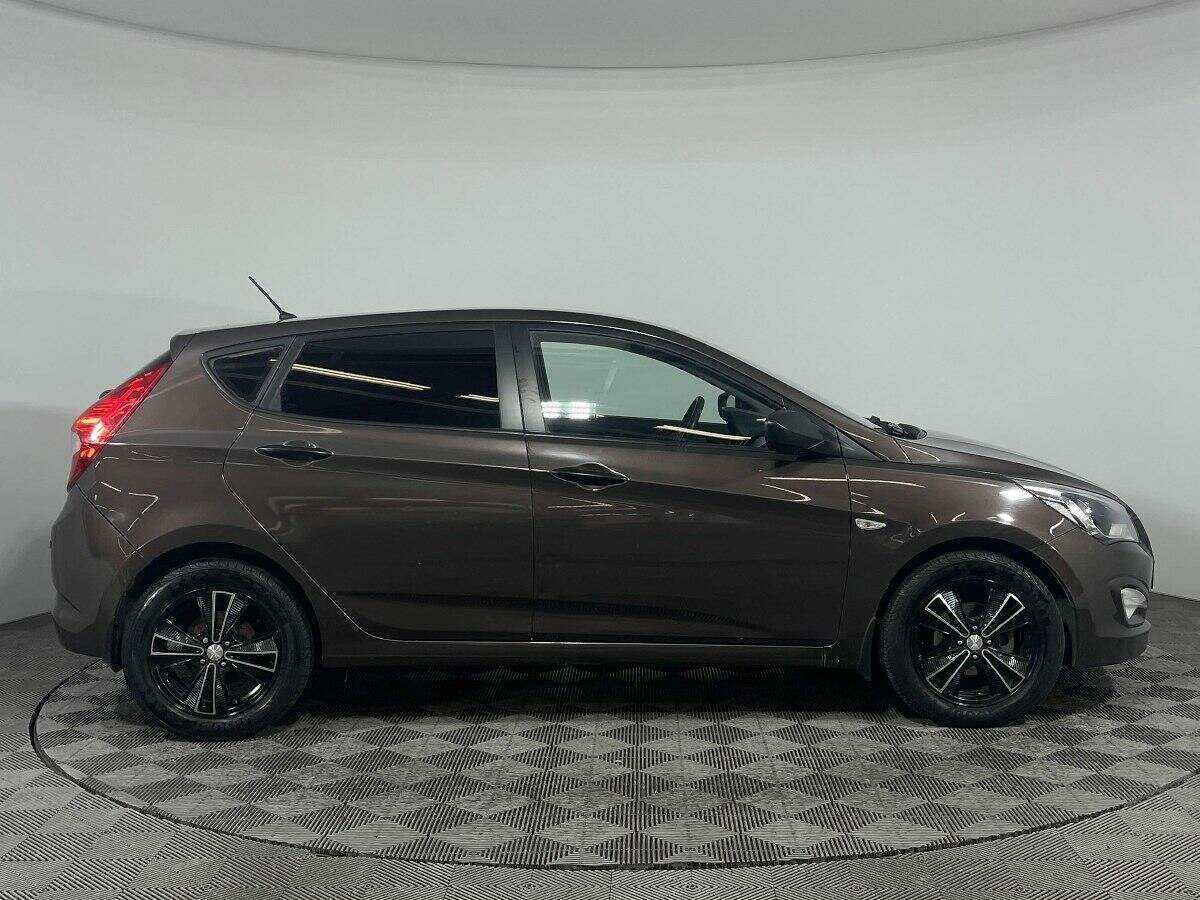 Купить Hyundai Solaris, 2016, 97 500 км, фото №4