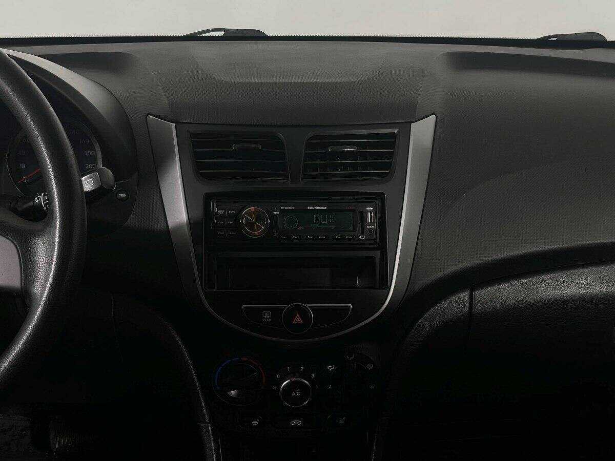 Купить Hyundai Solaris, 2016, 97 500 км, фото №12