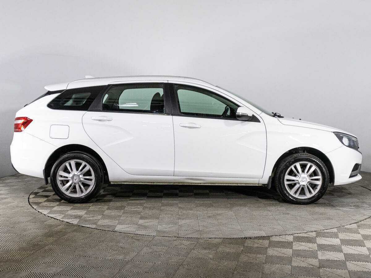 Купить Lada (ВАЗ) Vesta SW, 2017, 136 605 км, фото №4
