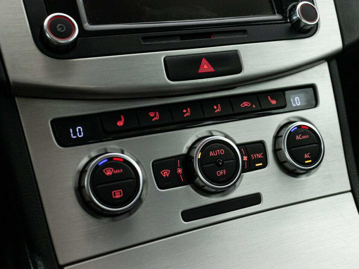 Купить Volkswagen Passat, 2012, 258 780 км, фото №16