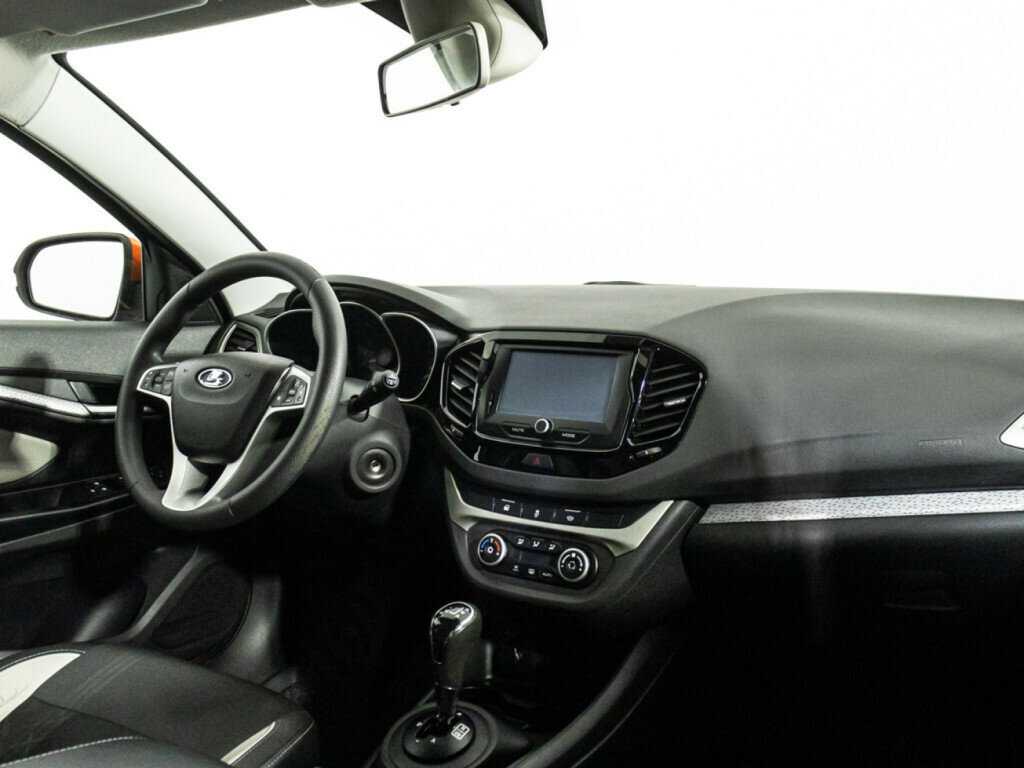 Купить Lada (ВАЗ) Vesta SW Cross, 2018, 70 770 км, фото №9