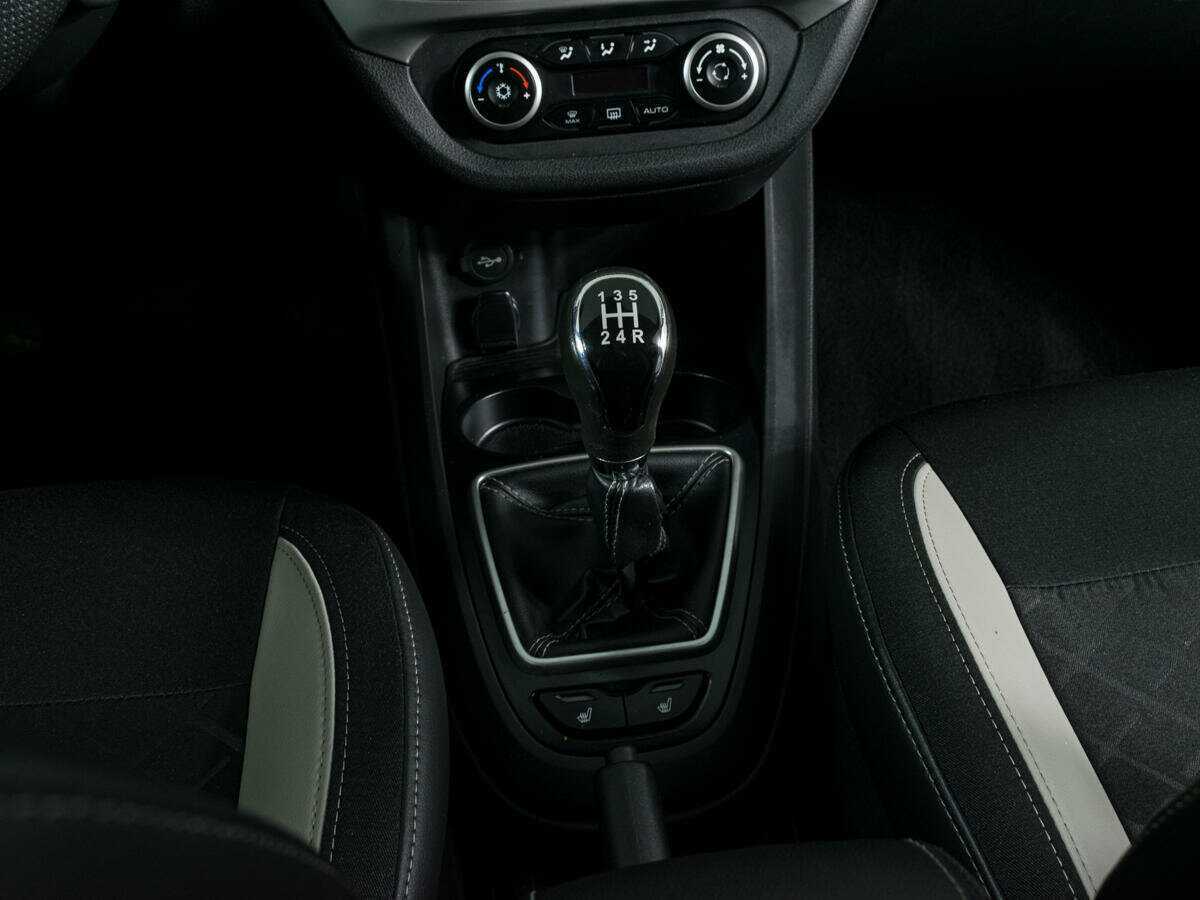 Купить Lada (ВАЗ) Vesta SW, 2018, 108 000 км, фото №14