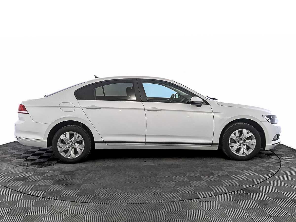 Купить Volkswagen Passat, 2017, 120 532 км, фото №4