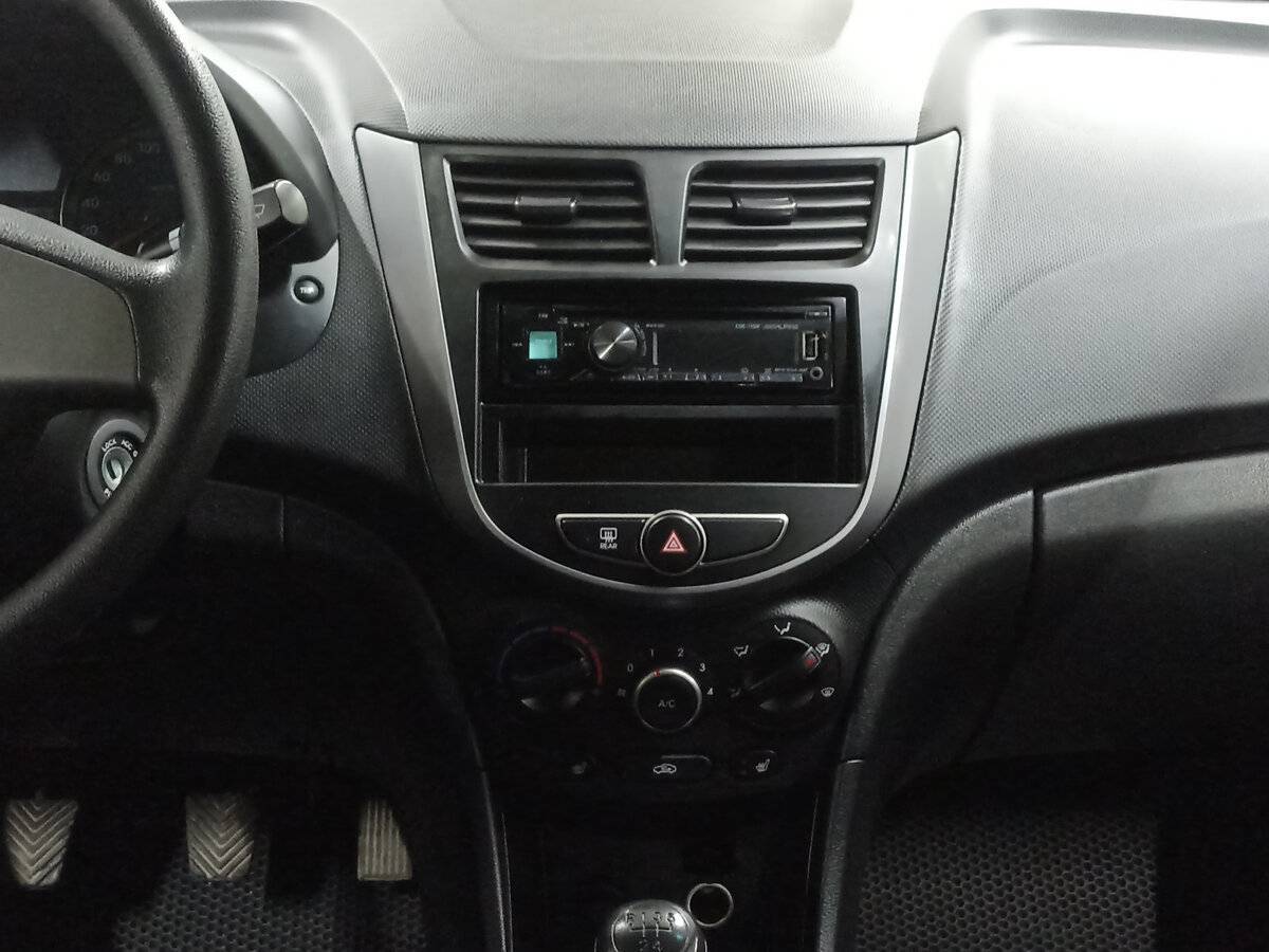 Купить Hyundai Solaris, 2016, 80 397 км, фото №15