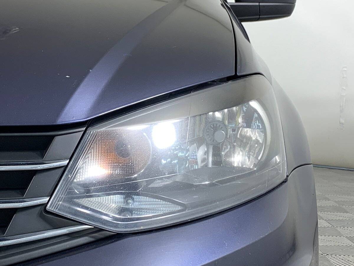 Купить Volkswagen Polo, 2017, 245 685 км, фото №9