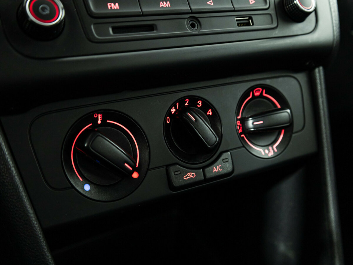 Купить Volkswagen Polo V Рестайлинг, 2015, 125 643 км, фото №15