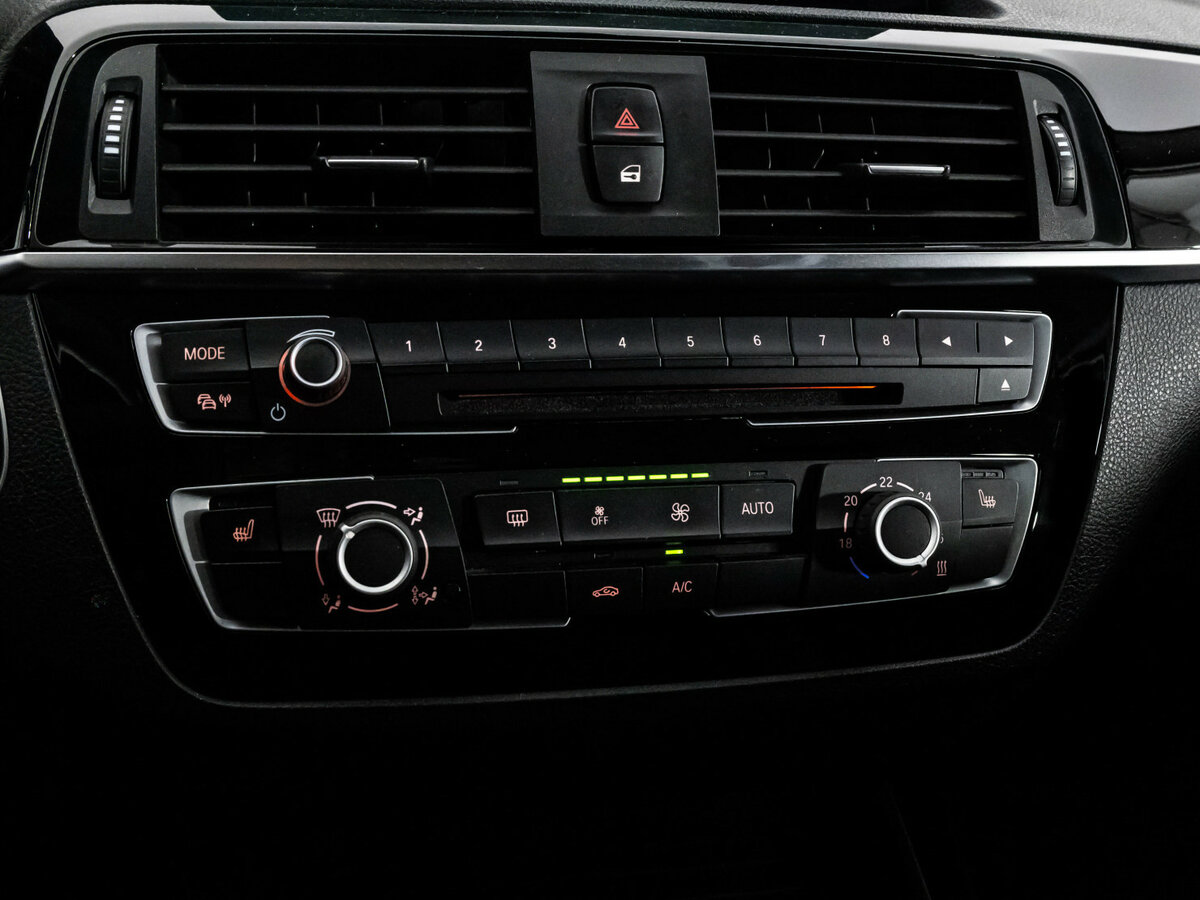 Купить BMW 1 серии 116d II (F20/F21) Рестайлинг, 2017, 48 620 км, фото №13